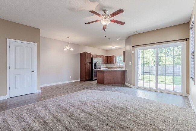 Building Photo - Townhome For Rent!