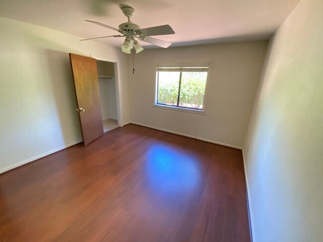 Building Photo - 2285 Sanborn Dr