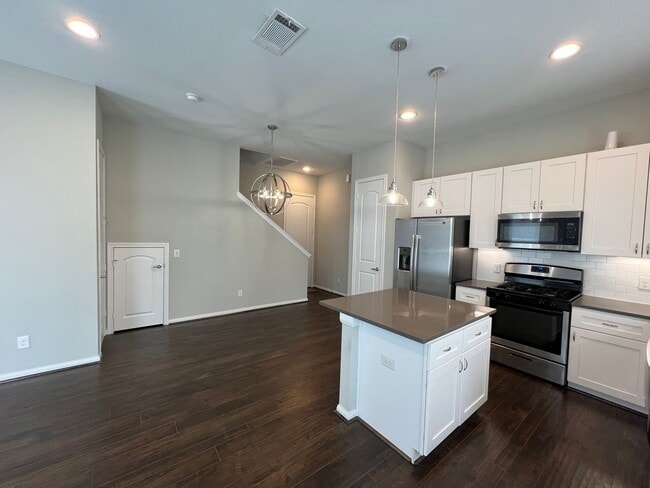 Building Photo - Introducing a stunning and impeccably main...