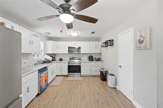 Building Photo - 700 Butler Dr