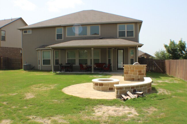 Building Photo - Beautiful spacious rental with fabulous up...