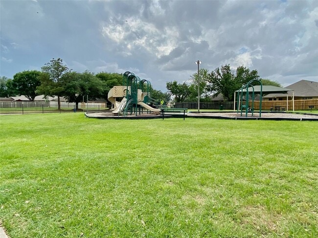 Building Photo - 20334 Linden Tree Dr