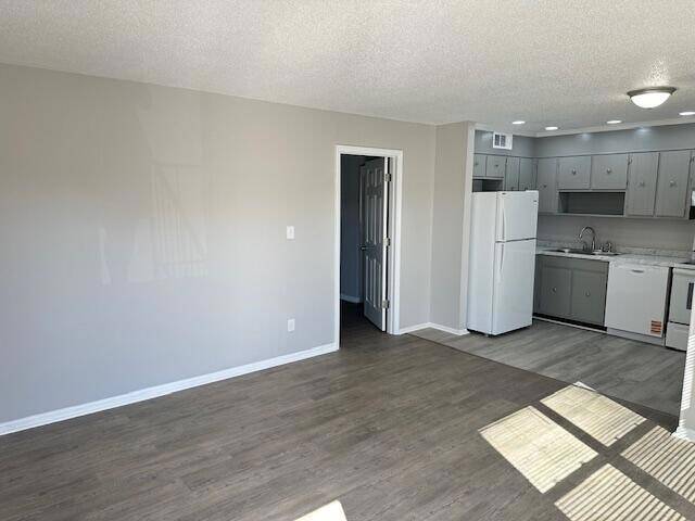 Building Photo - 2075 Clingan Dr NW