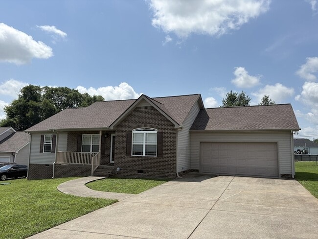 Building Photo - 1009 Halverson Dr