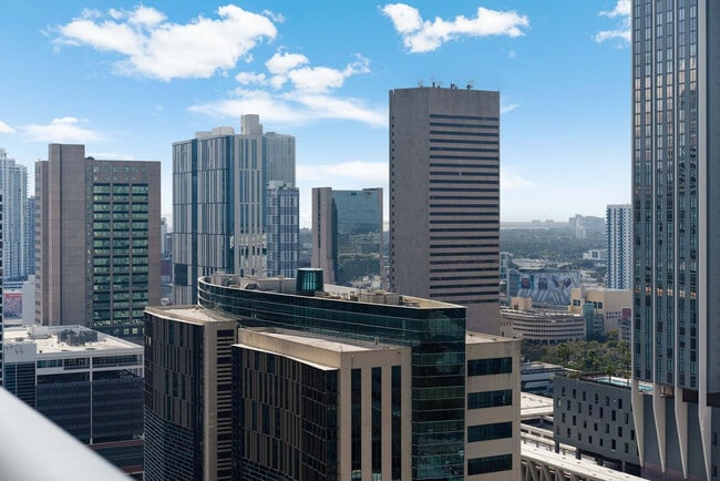 Building Photo - 11 NE 6th St