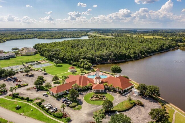 Building Photo - Waterfront home for RENT! 4 bed/2.5 bath