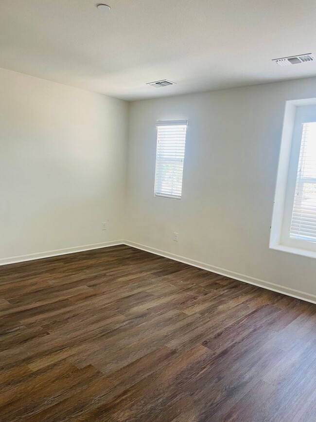 Building Photo - 2912 Portage Way