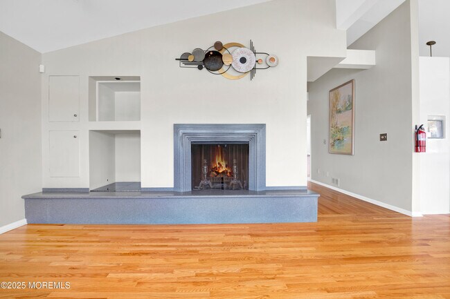 Building Photo - 74 Seneca Pl