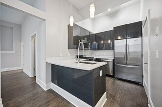 Building Photo - 641 N High St