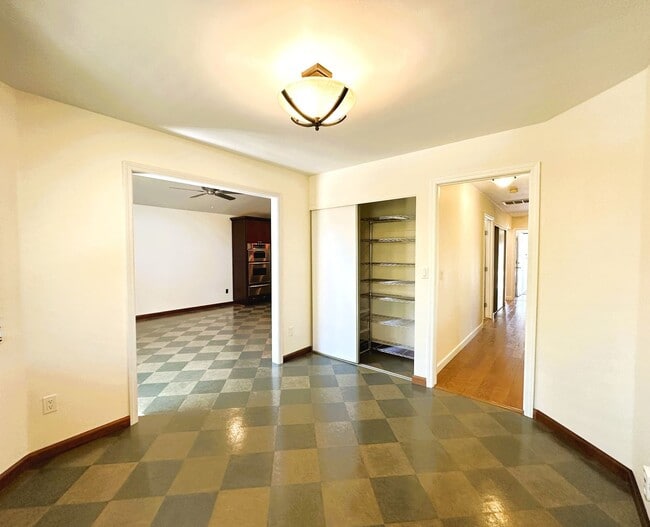 Building Photo - 1413 Magnolia Ave