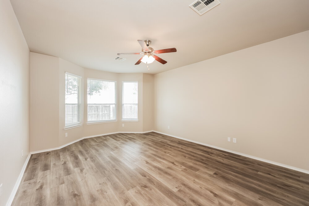 Building Photo - 11615 Tahoka Daisy