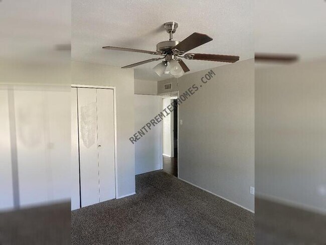 Building Photo - 7124 Nutmeg Ln