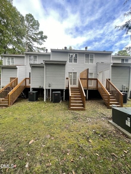 Building Photo - 212 S Hollybrook Rd