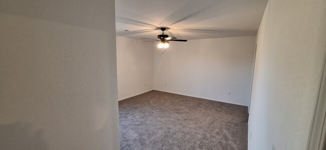 Building Photo - 38 10 Point Ln