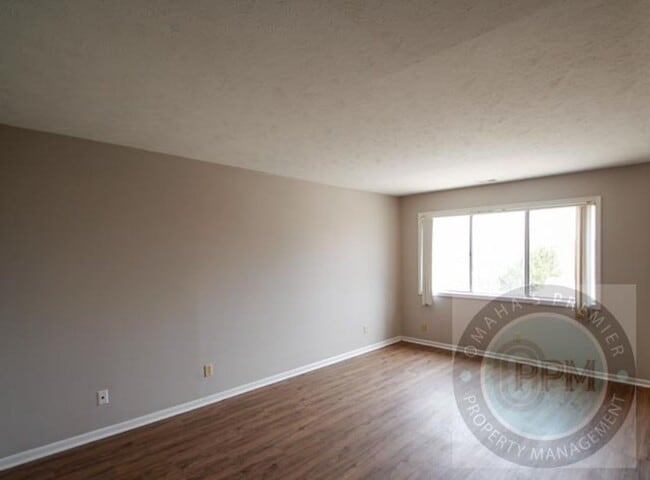Interior Photo - ALANSCO 1016 N 47 Ave