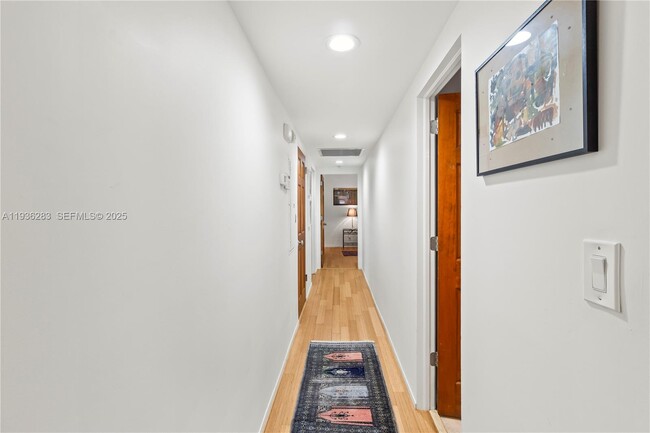 Building Photo - 2132 Middle River Dr