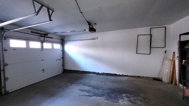 Building Photo - Friars Village - close to USD and Fashion Valley