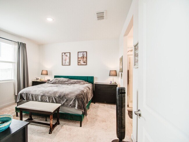 Building Photo - Lovely Single Family 4 bedroom for rent!