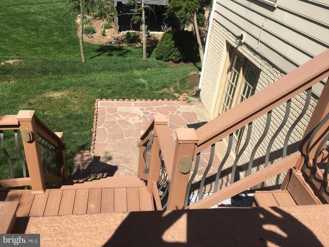 Building Photo - 5430 Ashleigh Rd