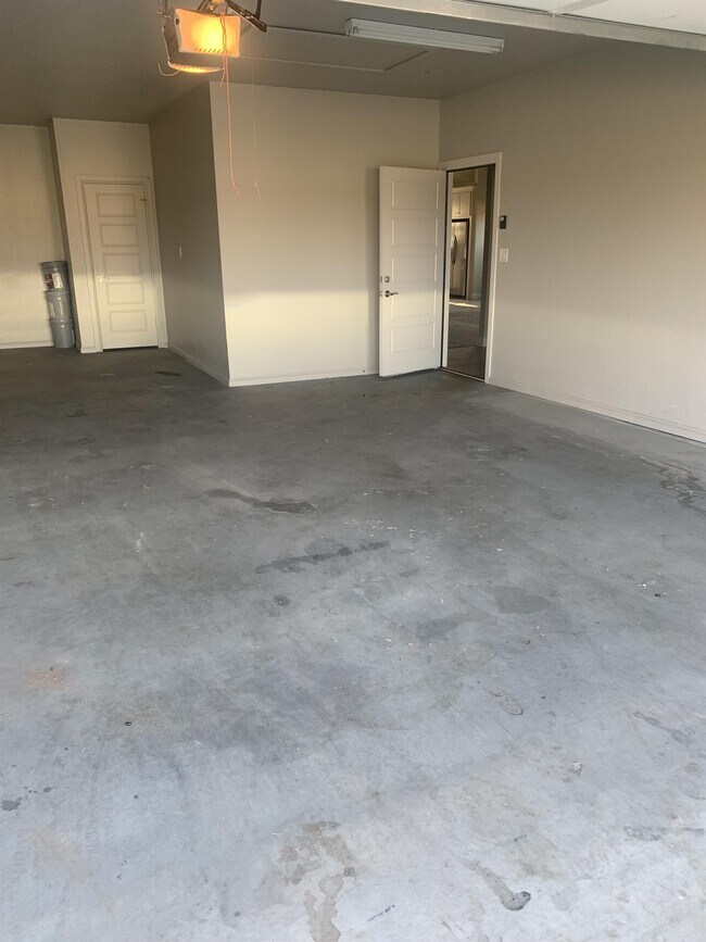 Building Photo - 202 Northwest Granite Avenue