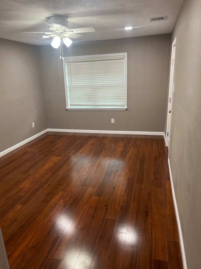 Building Photo - 7984 Fm