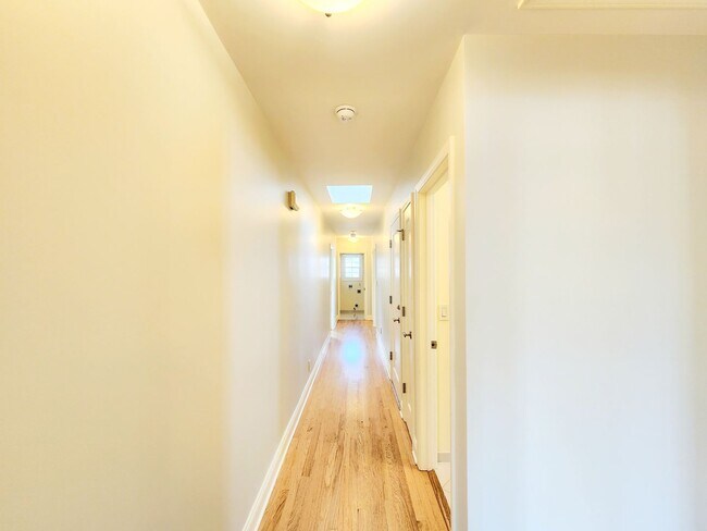 Building Photo - Lovely 2 bedroom house in San Mateo