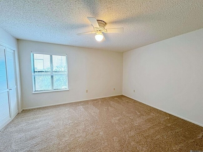 Building Photo - 5222 Butter Creek Ln