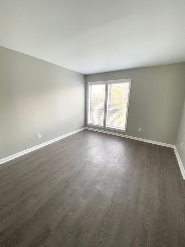 Building Photo - 1BD/1BA Condo located on the Germantown/Me...