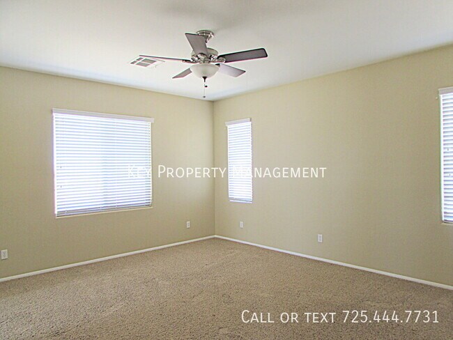 Building Photo - 692 Sumatra Pl