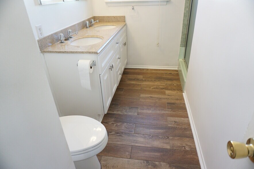 Building Photo - 18243 Superior St