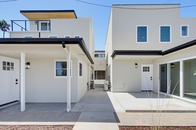 Building Photo - Breathtaking Bay Views & Large Private Deck - Walking Distance To Mission Bay