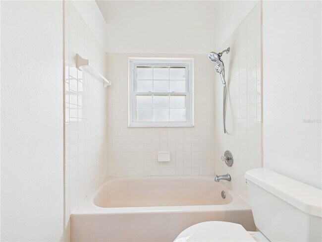 Building Photo - 9434 Holnwon Ct