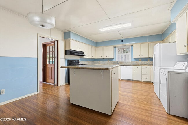 Building Photo - 418 Marguerite Blvd