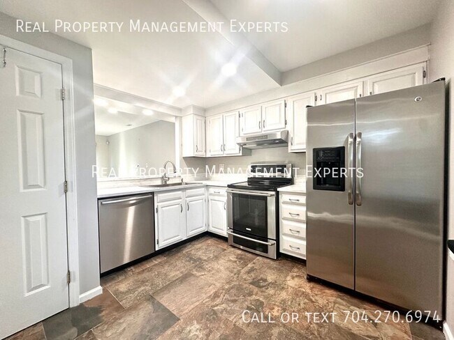 Building Photo - 2739 Von Thuringer Ct