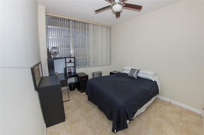 Building Photo - 2 bedroom in Miami FL 333179