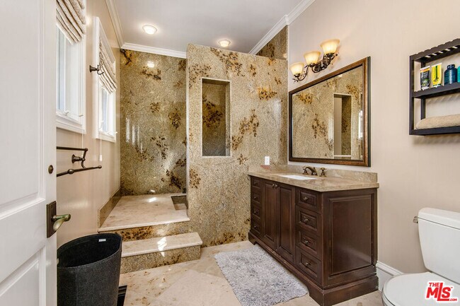 Building Photo - 24908 Bella Vista Dr