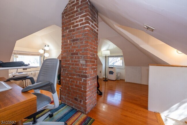 Building Photo - 38 Claremont Ave