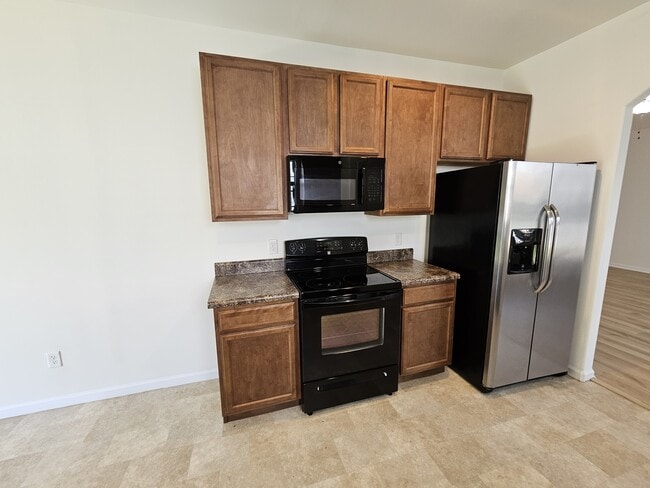 Building Photo - 185 Bur Oak Dr