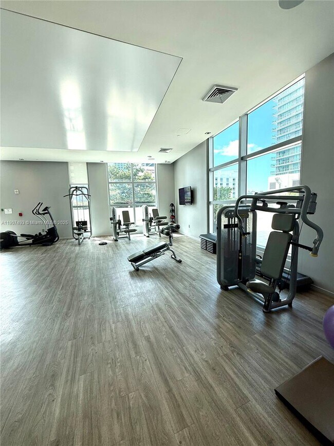 Building Photo - 1100 S Miami Ave