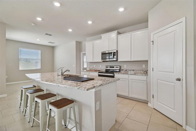 Building Photo - 12436 Shining Willow St