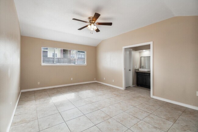 Building Photo - 7218 Foxway Ln