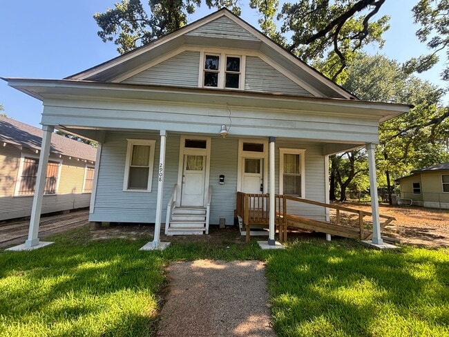 Primary Photo - Great Home Near I20