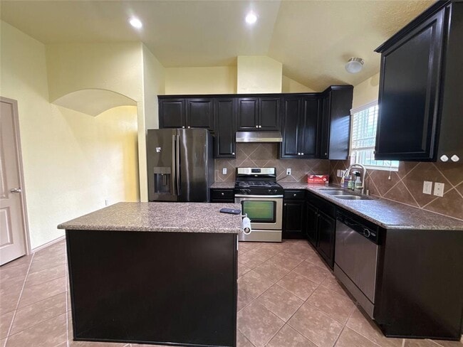Building Photo - 21214 Colton Cove Dr