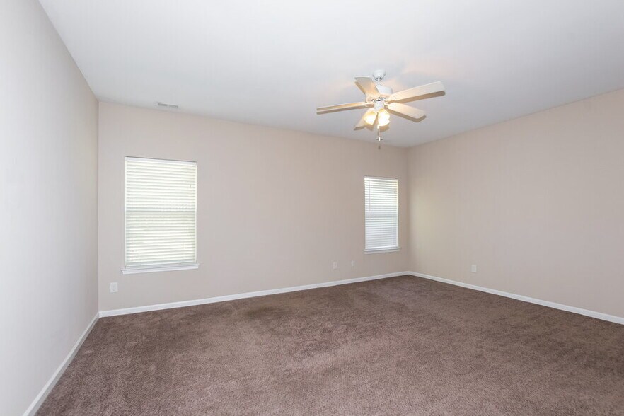 Building Photo - 10926 Slalom Hill Rd