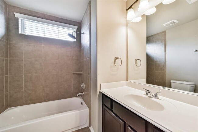 Building Photo - 6207 Holly Oaks Court