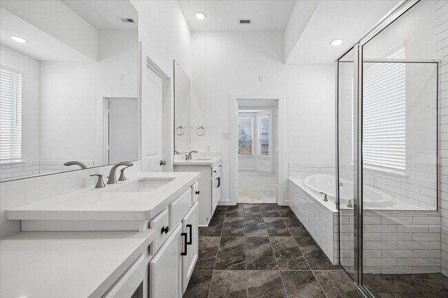 Building Photo - 15823 Bird of Paradise Dr