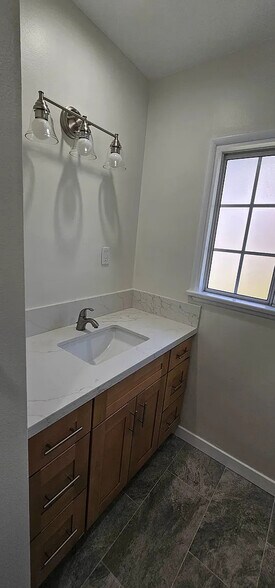 Building Photo - 3622 Stancrest Dr