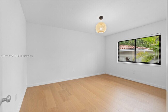 Building Photo - 517 Palermo Ave
