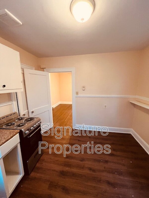 Building Photo - 204 Battery Pl