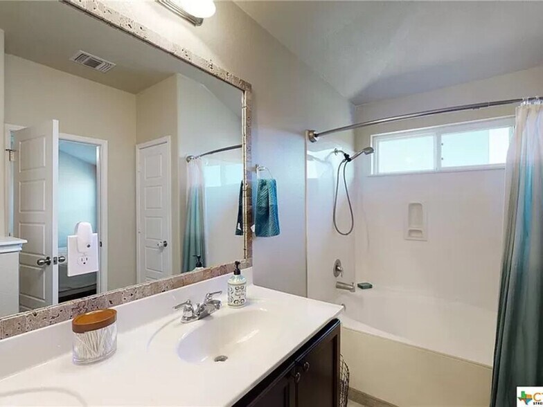 Building Photo - 103 Frio River Trail